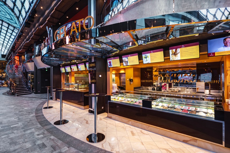 MSC Cruises MSC Meraviglia Jean-Phillipe Crepes and Ice Cream- Credits - MSC Rights - Ivan Sarfatti 3.jpg